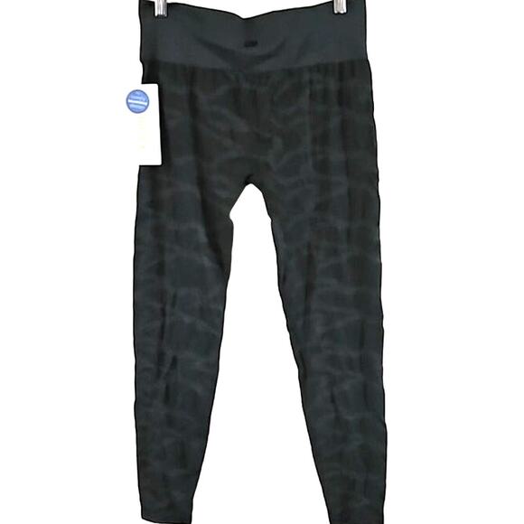 Marika Women’s High Waist Wave Leggings - Size Large, Charcoal Camo Print - Picture 3 of 9